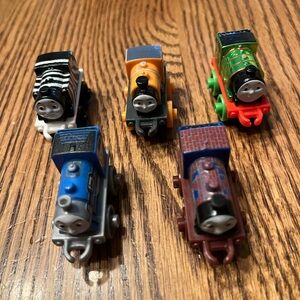 Lot Of 5 Thomas the Train  Micro minis